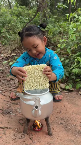 Survival Skills: SMART ideas and USEFUL with Noodle skills #camping #Outdoors #bushcraft