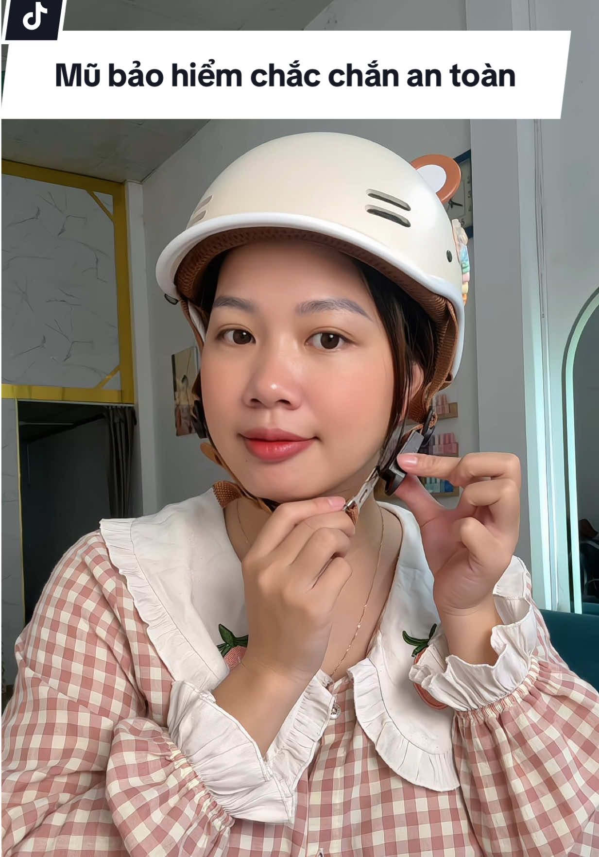 Bỏ mấy mũ rẻ tiền chất liệu ké.m đi nha mọi người tham gia giao thông thì nên dùng những mũ bảo hiểm đạt chuẩn và chắc chắn nha #mekembongg #mubaohiem #mubaohiemantoan #mubaohiemcaheo #mubaohiemchinhhang 