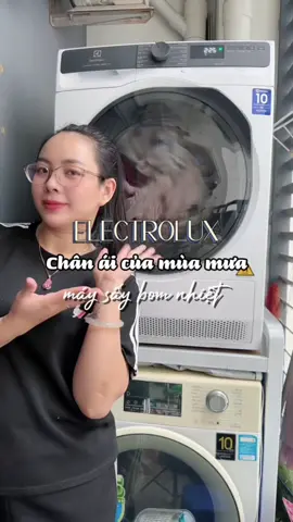 Máy sấy bơm nhiệt chân ái của mùa mưa- nồm ẩm. Các bác tham khảo gian hàng chính hãng rẻ hơn đó #electrolux #maysayquanao 