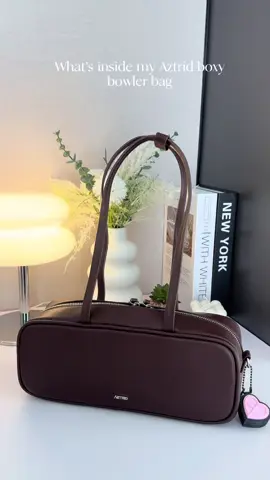 What’s inside aztrid boxy bowler bag .  #shoulderbag #everydaybag #classybag #fypphilippines #aztrid 