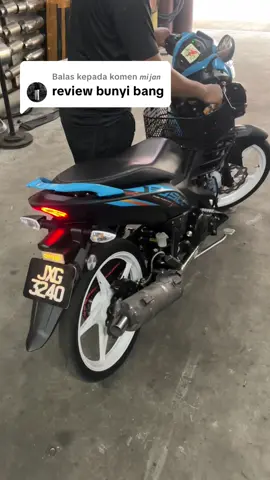 Membalas kepada @𝙢𝙞𝙟𝙖𝙣 okey ke ,pinjam moto untuk fitting ekzos sahaja😁 
