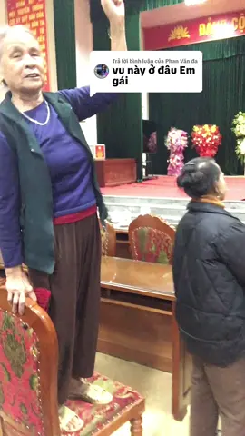 Trả lời @Phan Văn đa đây là thôn Phú lương thôn Hưng Phú xã Hưng Lộc . Nay là xã vạn Lộc. Bà con vẫn đồng tình để lấy lại công bằng đất của bà con trả tiền không công bằng cho bà con với lý do cũng một cộng đồng như nhau sao xã chả tiền nhà chấp hành thì trả 50 triệu một sào còn nhà chống đối lại trả 100 triệu một sào nên bà con đồng tình để lấy lại công bằng đó ạ 