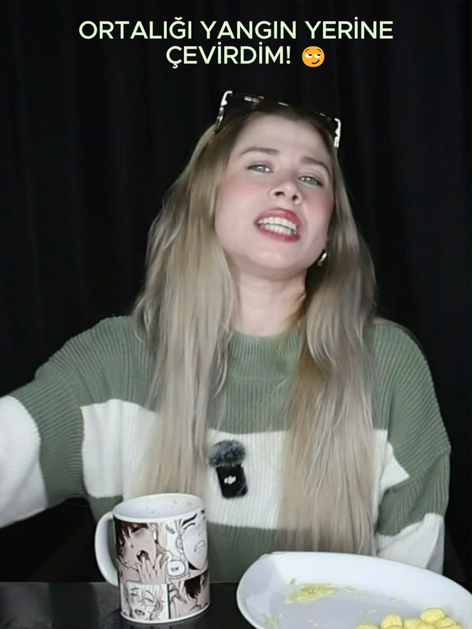 İki sevgilisini birbiriyle TANIŞTIRDI!😱 @ceren.demii YOUTUBE:AADemiTV BÖLÜM ADI: DİNLİYORUZ VE YARGILIYORUZ: AĞIR İTİRAFLAR 3 !📷 (SİZDEN GELENLER) #demitv #shorts #komik #komedi #podcast