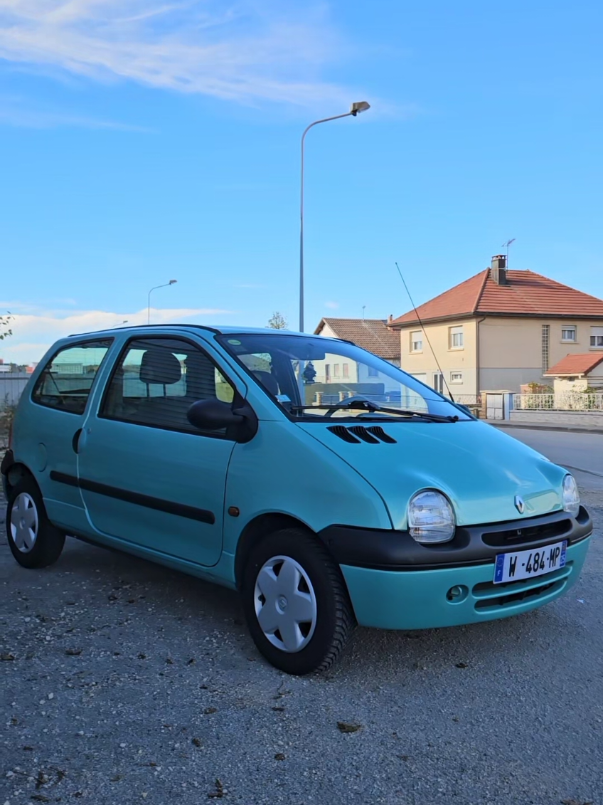Spoiler alerte on a la nouvelle twingo en exclu 😅 #new #renault #twingo 