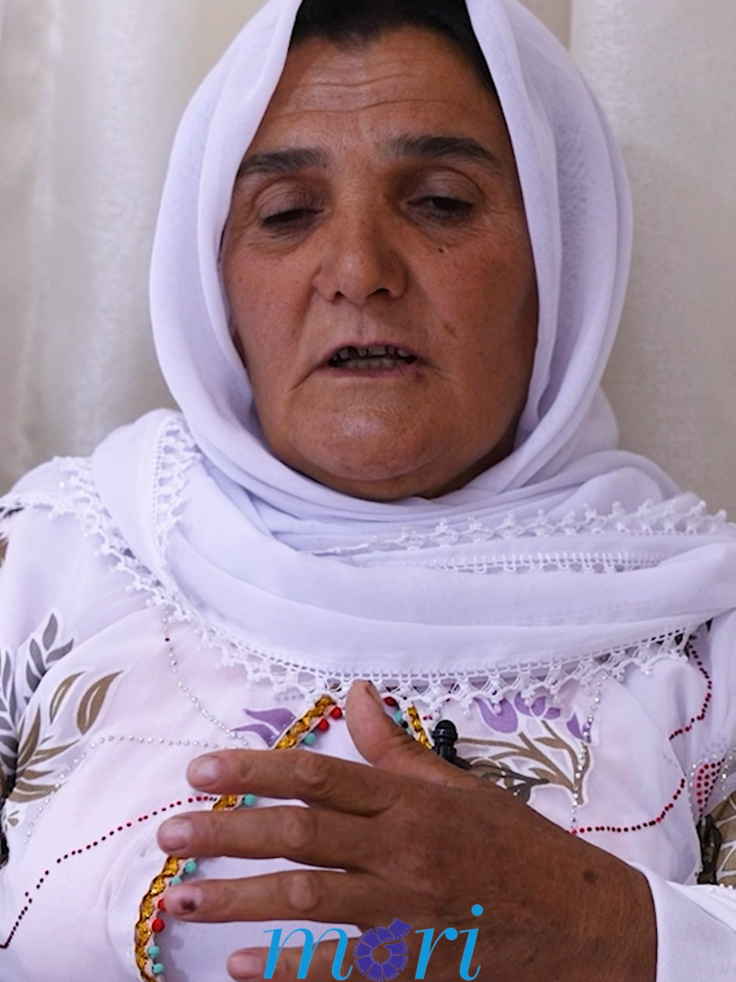 Awazên Veşartî - Dayika Asya Me bişopînin. 🌸  #moriproduksiyon #moriprodüksiyon #jin #jiyan #azadî #amed #stran #govend #woman #kadın #diyarbakirtanitim21 #stran #kurdî #şarkı #newroz #newrozpîroz #newrozpîrozbe #renguxêz #renguxêz #awazênveşartî #awaz