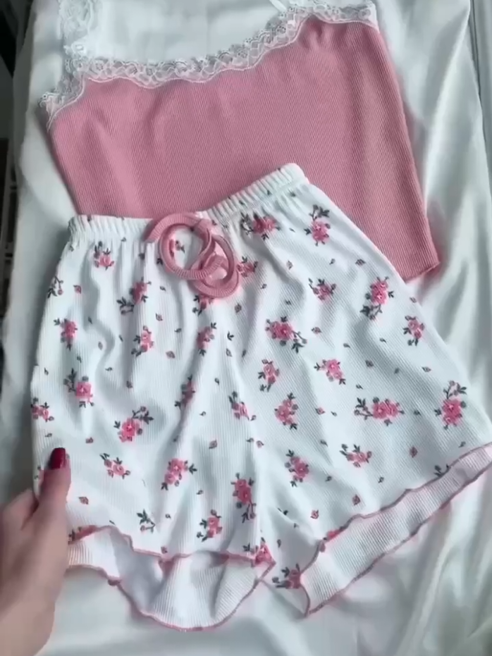 ✨ Conforto e sensualidade no mesmo look! 💕 Esse Pijama Feminino de Verão com Renda é perfeito pra quem ama estar linda até em casa 😍 Fresquinho, leve e super estiloso — ideal pra noites quentes! ☀️👚 💸 Apenas R$59,77! 🛒 Garanta o seu agora: 👉 https://s.shopee.com.br/8V0vVmraux?share_channel_code=1 #PijamaFeminino #LookDeDormir #ModaFeminina #AchadinhosShopee #EstiloEConforto