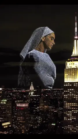 [EN] @La Rosalia strikes again.   NYC, MIA, Madrid, The World, surrenders before the artist.   Top #1 launch artist. Global charts bow. Flamenco, classic and experimental music meets future   #Rosalía #LUX #UMILES #NewYork             [ES] Rosalía lo vuelve a hacer.   NYC, Miami, Madrid, el mundo entero se rinde ante la artista.   Artista con el lanzamiento número 1. Las listas globales se inclinan. El flamenco, la música clásica y experimental se fusiona con el futuro.   @rosaliafanslatam                