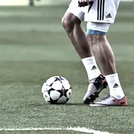 شكراً على التفاعل شباب كلشي ماريد منكم بس تعلقون علا هاذه الحساب محضور من الرسايل ادري بيكم ما تقصرون @لـM بس علقو انكليزي وهاهيه  #تيم_ملوك_العالم  #ريال_مدريد  #لايك_متابعه_اكسبلور  #اكسبلور  #ترند 