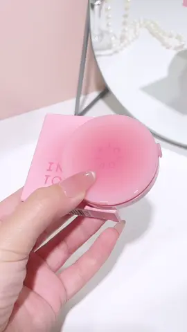 Má hồng cushion INTO YOU có ở trong giỏ hàng góc trái màn hình#xoaimereview #makeup #fyp #xuhuong #xh 