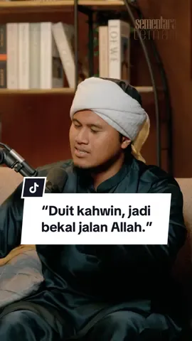 Dalam episod kali ni, Ustaz Hanip kongsi perjalanan sebenar seorang hamba — bagaimana setiap langkah dalam dunia ni sebenarnya latihan untuk kembali kepada Allah. Bukan tentang meninggalkan dunia, tapi tentang memahami kenapa kita dihantar ke sini. Kerana orang yang bijak, bukan yang banyak harta atau panjang umur, tapi yang sentiasa bersiap... sebelum dijemput pulang. Tonton penuh Episod 4 di YT kami. Link ada di bio. #SementaraTeman #UstazHanip #PodcastDakwah #JalanPulang @fahrain su @Luqman Sahidi @HIDAYAH & HANIP 