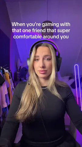 Tag die vriend hier onder… ( ook ik eet vaak tijdens gamen) 🙂🙃 @Jayniealyssa voor meer Gaming, Fashion, Hobbies & Lifestyle #gaming #gamingtiktok #GamingSetup #GamerGirl #gamer 