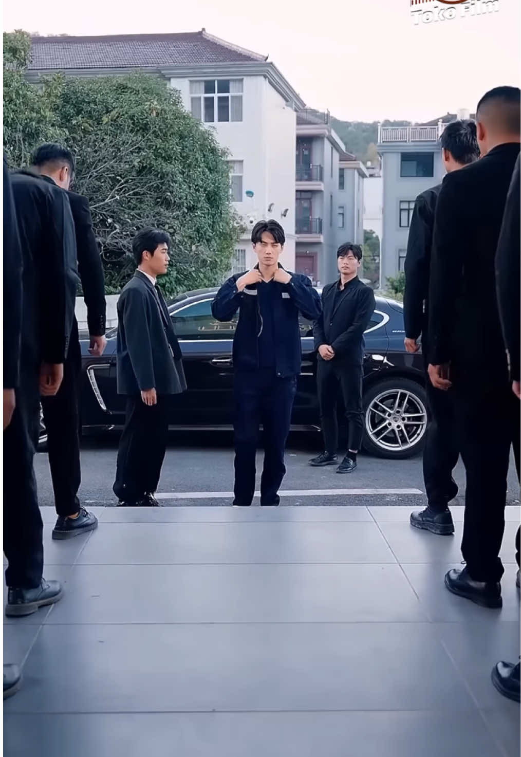 CEO menyamar menjadi buruh kuli, Tak diduga gadis miskin mau menikah dengannya. #alurceritafilm #dramachina #nontonfilm #dramatiktok #fyp 