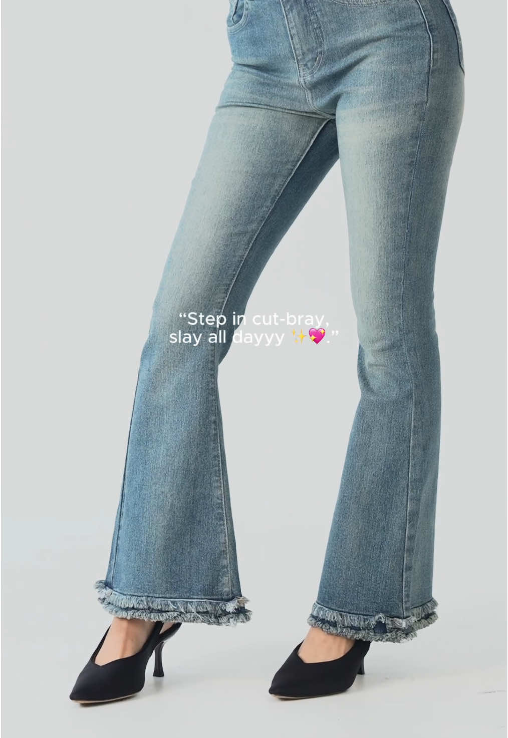 Apalagi sih yang perlu kamu tambahin ke lemari kamu? Cuuuuttbrayyyyy!! mending langsung check out biar ga perlu pusing lagi kalo mau berangkat ke kantor pulangnya langsung hangout!! gass amanin daripada nyesel kehabisan tersedia banyak varian warna yang sesuai dengan outfit kamuu!!  #celanajeanswanita #cutbrayjeans #celanaviral #celanakekinian #cutbray #elaris #celanawanita #jeans #outfitviral #OOTD #fashion #fyp #foryoupage 