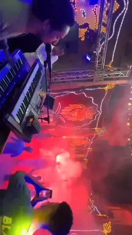 احناا نصنع وانت تقلد انت تقلد واحنا نقفل 😂👌 بسييييطة بسيطة ياقلبي صفيهاا وامشي بيهاا بالنية ياحبيييي بالنييييية 😂😏#حمواسماعيل🔥🎤🎹 #السلطان👑 @Hammo esmail - حمو اسماعيل 