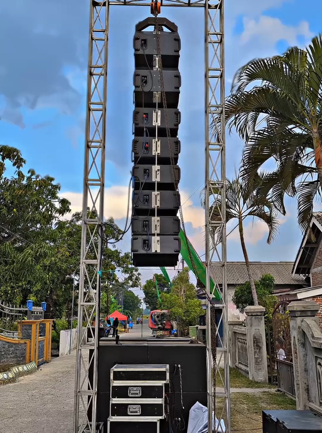 Mbahmu wedi patenono sek radione enek gludok... 🤣🤣🤣 #trendingvideo #radio #nganjuk24jam #oskadonproaudio #fypシ゚viral🖤tiktok 