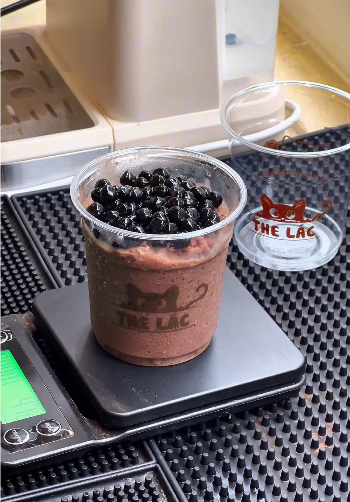 Món nước mà mí bạn nhân viên sợ nhất ở The Lác? Viral đi he rồi khách dô kêu 10 ly chắc tui cười xĩu… #thelac #cafesaigon #binhthanh #chill #fyp 