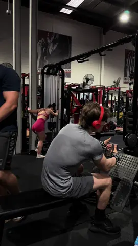 Can’t tell if I’m progressive overloading or just yoinking the weight harder each week  #lifting #aesthetics #gym #Fitness #motivation 