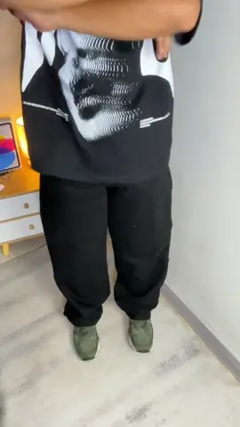 Bagian 208 || menuju 11.11 big sale kita akan adain diskon sampai 50% sob. Pantau terus untuk promonya. Jangan lupa follow biar tidak ketinggalan notifikasinya. #baggyjeans #outfitidea #loosepants #bigsale1111 