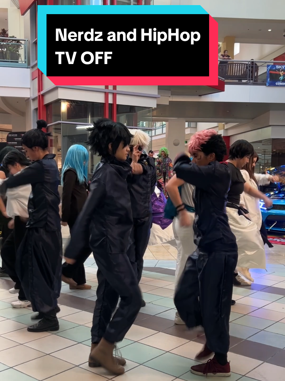 No other person fit to yell mustard beside Inumaki😝 That being said, Corps has gotten the chance to showcase different variations of the JJK Set at a few conventions. However, you don't want to miss the next one!! Watch this performance live Sunday, Nov. 9th at AX Chibi in Ontario!! Performance will take place at the Chibi Plaza Stage at 1PM! #jujutsukaisen #jjk #jjkcosplay #nerdzandhiphop 