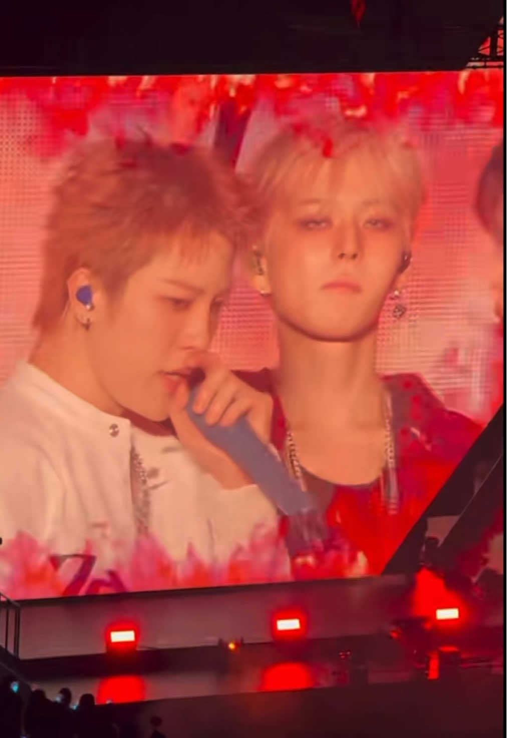 251107 LET IT BURN🔥#TREASURE 