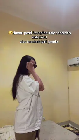 justru di situ letak asiknya. #deadlineworldtour #jennie #likejennie 