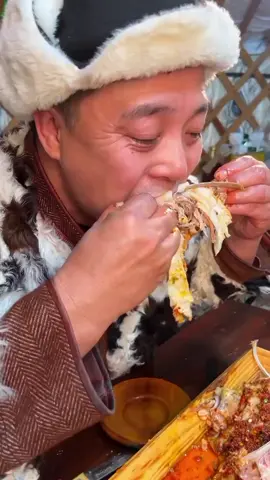 أبى حشحوشة أكل وجبة عشاء بسيطة في ليلة باردة في خيمته وسط سهوب منغوليا المتجمدة حيث الحرارة سالب-40 🥶🥶 !! #لحم #اكسبلور #برد #راحةنفسية #راحة 