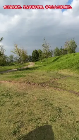 Swinging flies to practice accuracy。#tiktok #弹弓 #หนังสติ๊ก #ธนูและลูกศร 