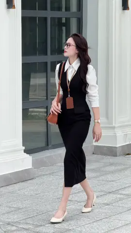 Phối đồ đi làm cùng em đầm yếm nhà La Merci nha ✨👜 #lamerci #damyem #dilammacgi #thoitrangcongso #xuhuong 