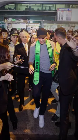 Chủ nhân Quả Bóng Vàng 2000 và 2007 đã đến Việt Nam 🇻🇳 #NhaSangTaoFCM #HoiQuanFCMVN#kynguyenfcmobilevn #xuhuong #viral 