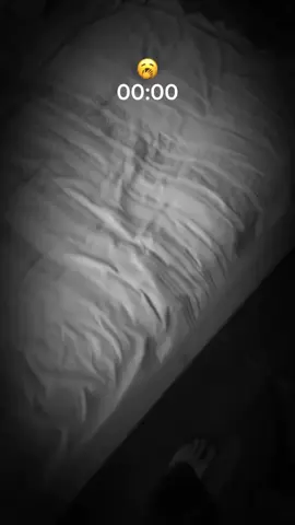 من کە چاو دائەخەم 😌🥰🤍🍂🍃🎈