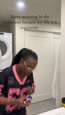 Come let’s dance. You may think what is happening in your life is just life but no. Everything happens for a reason and you need to keep praying Because it’s all by his grace. #tamuno #hallelujah #hallelujahchallenge #fyp #tiktok 