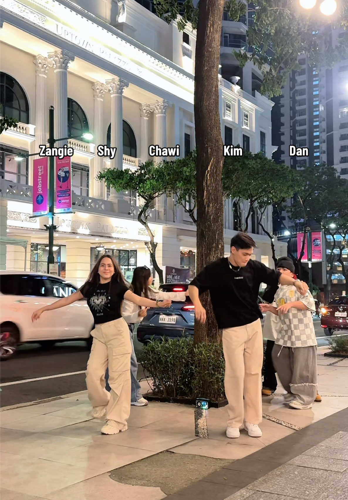 Sarap talaga sayawin nito, galing nila sumayaw! bagay ba samin? 🥰 #kimshymoves #fyp @DAN @your_gurliee🖤 @Chawi🔥 