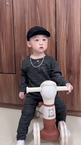 Bộ len cho bé chất siêu dày dặn ấm áp🥰🥰 #xuhuongtiktok #embedangyeu #bodochobe #bolenchobe 