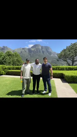 The sun was out in Cape Town 🇿🇦🇿🇦🇿🇦 It was great connecting with some of SA's young tech entrepreneurs and #robhersov yesterday on the sidelines of the Inaugural Western Cape Government Investment Summit 2025  #WCIS2025.  The Western Cape is ready with infrastructure development projects! 🇿🇦🇿🇦🇿🇦 #mrrletsinspire 