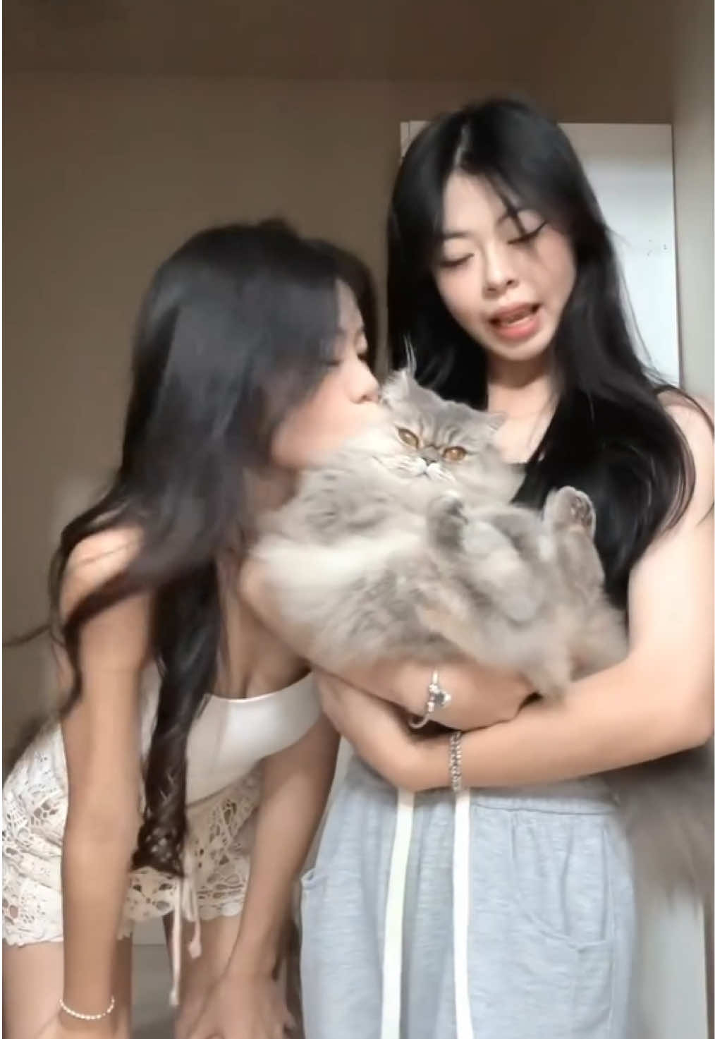 闺蜜穿透明裤子？#tiktok #malaysia #taiwan 