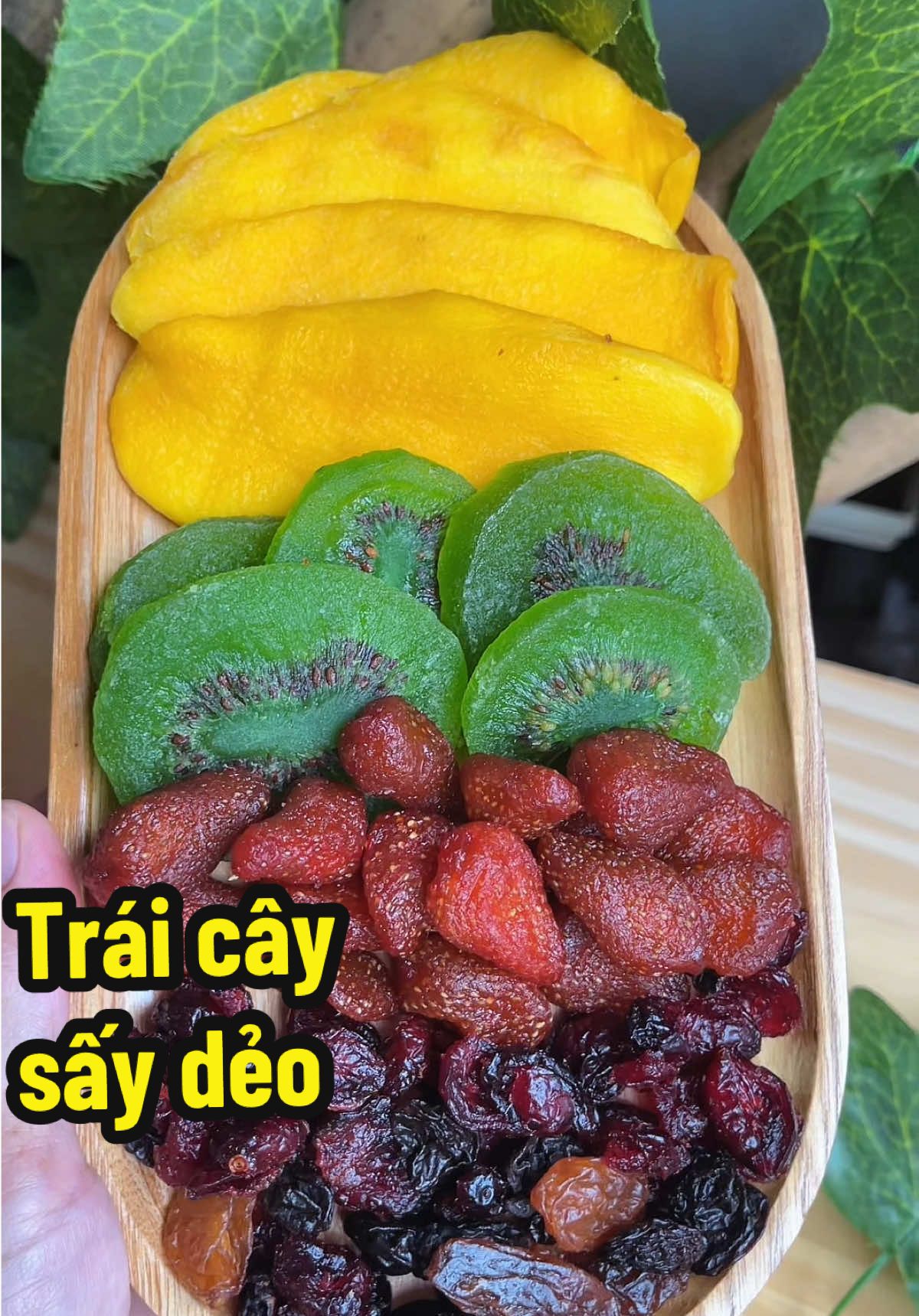 Trái cây sấy dẻo chua chua ngọt ngọt  dẻo dẻo ăn mê luôn #tiktokfood  #anvat  #traicaysaydeo  #xoaisaydeo  #honghariviu 