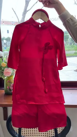 Thấy áo dài là thấy Tết các bà ơi  #aodaichobe #aodaitreem #quanaotreem #aodaitetchobe #nhathaovu 