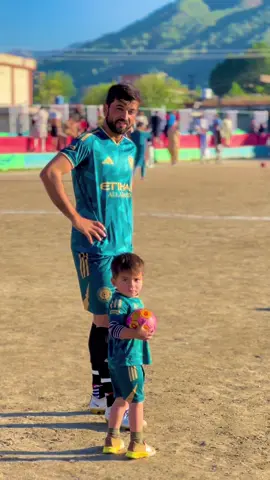 Father and son 🥰#malakandfootballnews #fyp #imrankhan #growaccoun 