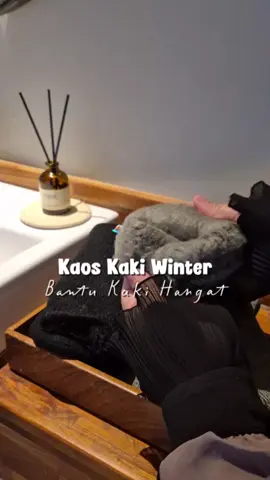 Kaos Kaki Winter, Kaos kaki musim dingin, Kaos kaki wol thermal. #kaoskakiwinter #kaoskakimusimdingin #kaoskakithermal #perlengkapanumroh #perlengkapanhaji 