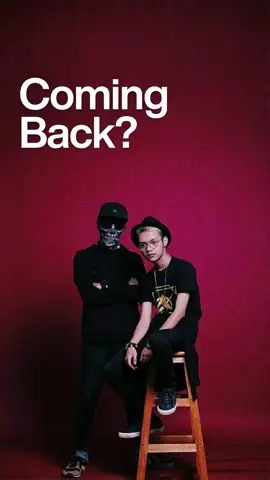 9 taun katukang, arurang mulai geus lain ti 0 deui, tapi ti MINES anying ☹️ ti jaman si @Insan Aoi ngedit make laptop regregan nu si @yunasfeb, ngarender video klip ngadagoanna sapoe jeput geus ciga ngadagoan ade rai begang. Dan harita pas arurang geus nyieun karya, aya nu ngundang manggung? alhamdulillah.. EUWEUH. Sip. Matak nya geus weh nyieun panggung sorangan, diondang weh ku diri sorangan 👍🏼 no excuses ajig. Nu lalajona? Aman aya barudak ☹️ Singkat cerita, waktu itu kita harus terpisah karena si aoi direkrut oleh CIA ka afghanistan. Dan aing harita harus fokus dulu namatkeun Iqro genep di kobong sebelum kembali dagang beusi kiloan. Tahun tahun pun berlalu. Sampai di suatu titik, selalu ada komentar 