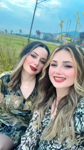 Beraber unutalım dünyanın telaşını oy oy sevdiğim..☺️😍