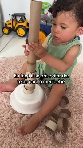 Por aqui muitas ideias pra evitar de dar telas. Atividade lúdica e com materiais recicláveis ☺️ #semtelas #maedeprimeiraviagem #atividadespedagogicas #fypage 