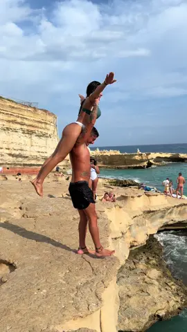Il m’a proposé de faire un saut de l’ange j’ai accepté 😂