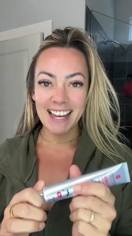 gifted by Erborian  That no-makeup makeup look hits different with this glow 😍  Any product that’s going to make getting ready easier and faster I’m here for! I’m ditching everything and will be using this from here on out! 🤩 #erborian #skincaremusthaves #makeuphacks #glowingskin #nofilterneeded 