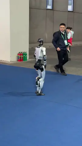 中国宇树机器人，机器人会跳大展宏图了😂#unitreeg1 #unitree #fyp #宇树科技 #宇树机器人 #fyp #🇨🇳 #中国 #大展鴻圖 