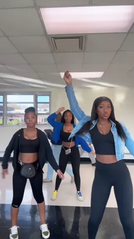 #fypシ゚viral #allblack #newdance #foryoupage 