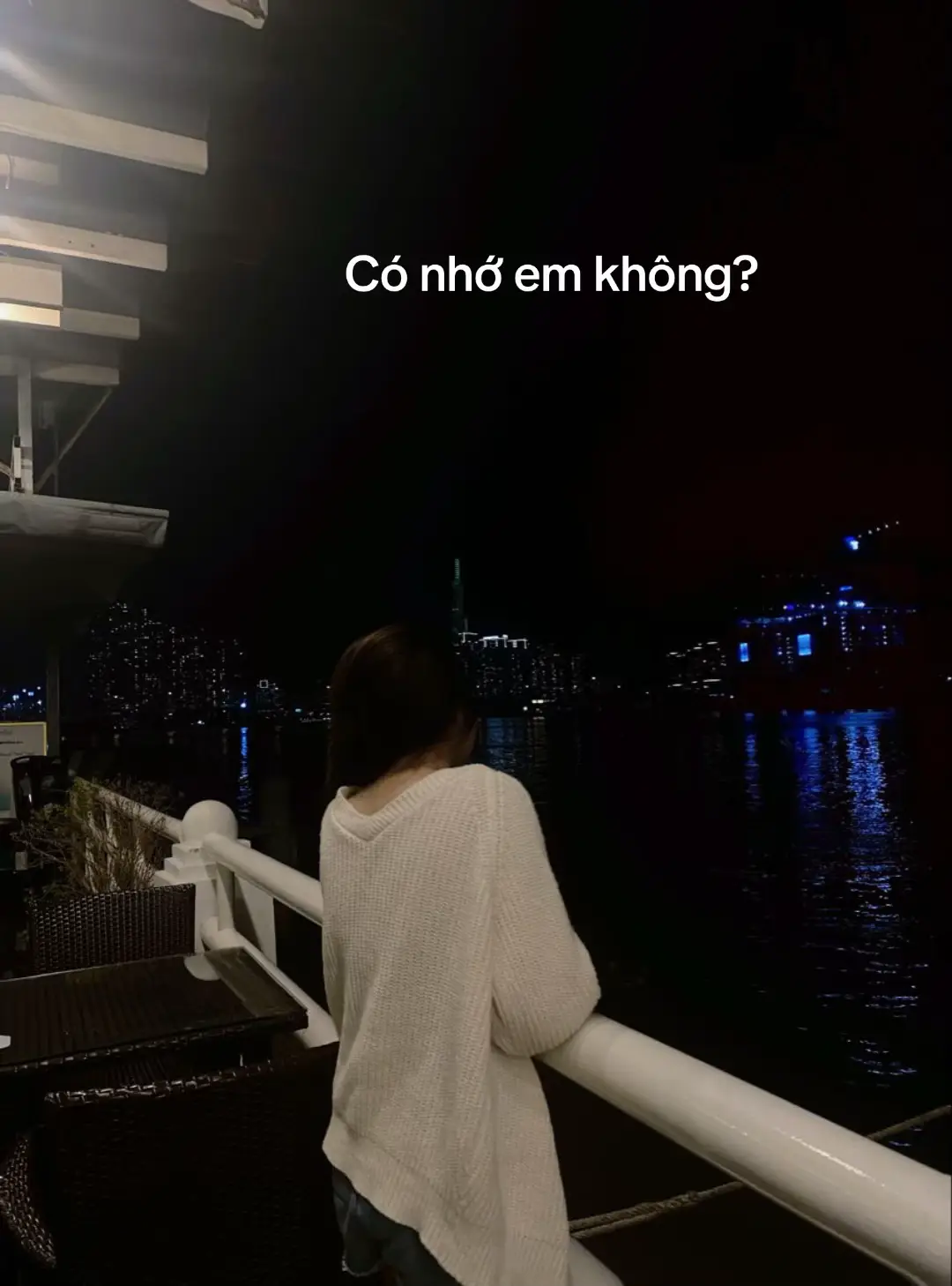 Không làm khó người, không làm khó mình. Mỗi người đều có một con người riêng và mình chọn đồng hành chứ không chen lấn, chọn yêu thương chứ không chọn ràng buộc, mình thấy lòng mình nhẹ hơn rất nhiều. Hãy để họ là họ, hãy để chúng ta là chúng ta....  #xuhuongtiktok #tamtrang_camxuc #chiatay 