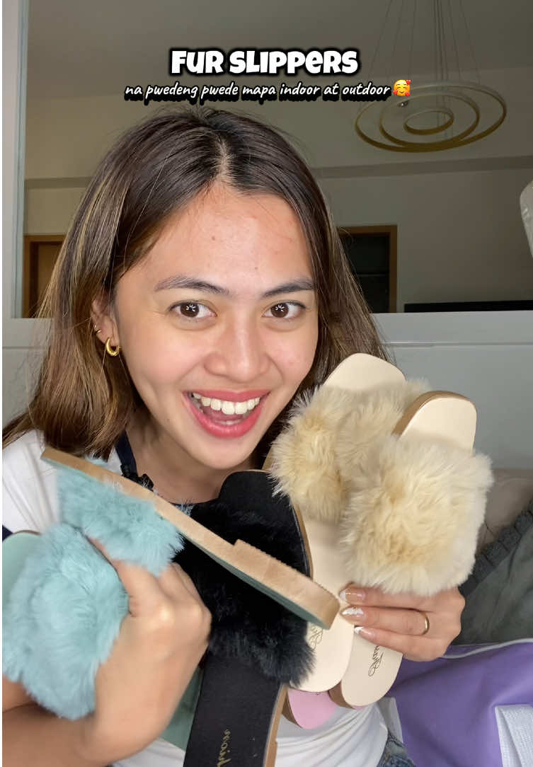 Fur slippers na super comfy sa paa hehe🫶🏻🥰 #flatslippers #slippers #indoorslippers #furslippers #tsinelas 