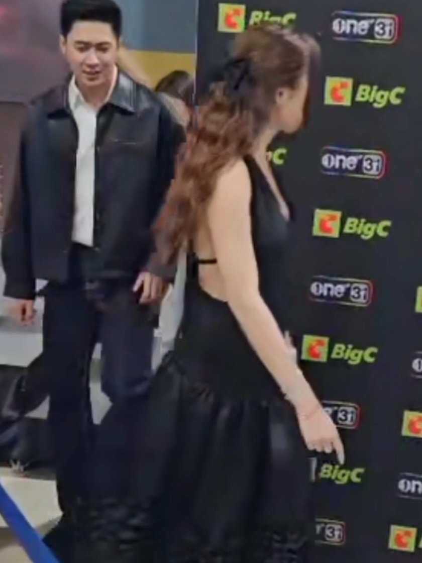 ขำอะน้องตามพี่มาถ่ายรูป🤣🤣#JamRachata #แจมรชตะ #ตามหารักที่เธอลืม 