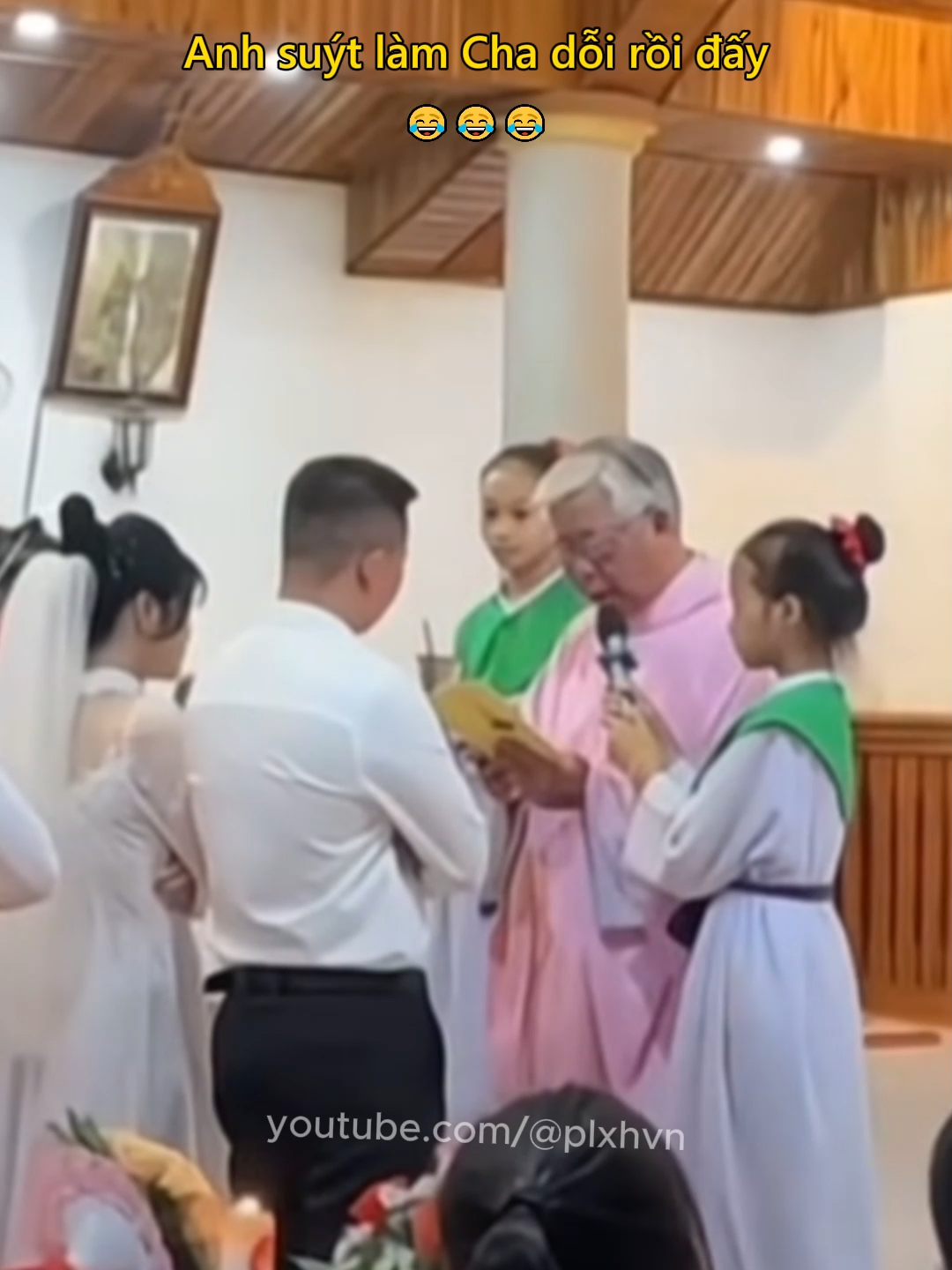 Anh suýt làm Cha dỗi rồi đấy 😂 #damcuoi #conggiao #haihuoc #vuive #vuinhon #giaitri #plxhvn #phapluatxahoi